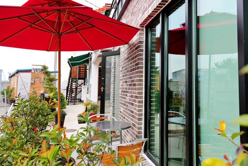 The Flower Road Guesthouse Suncheon Bagian luar foto